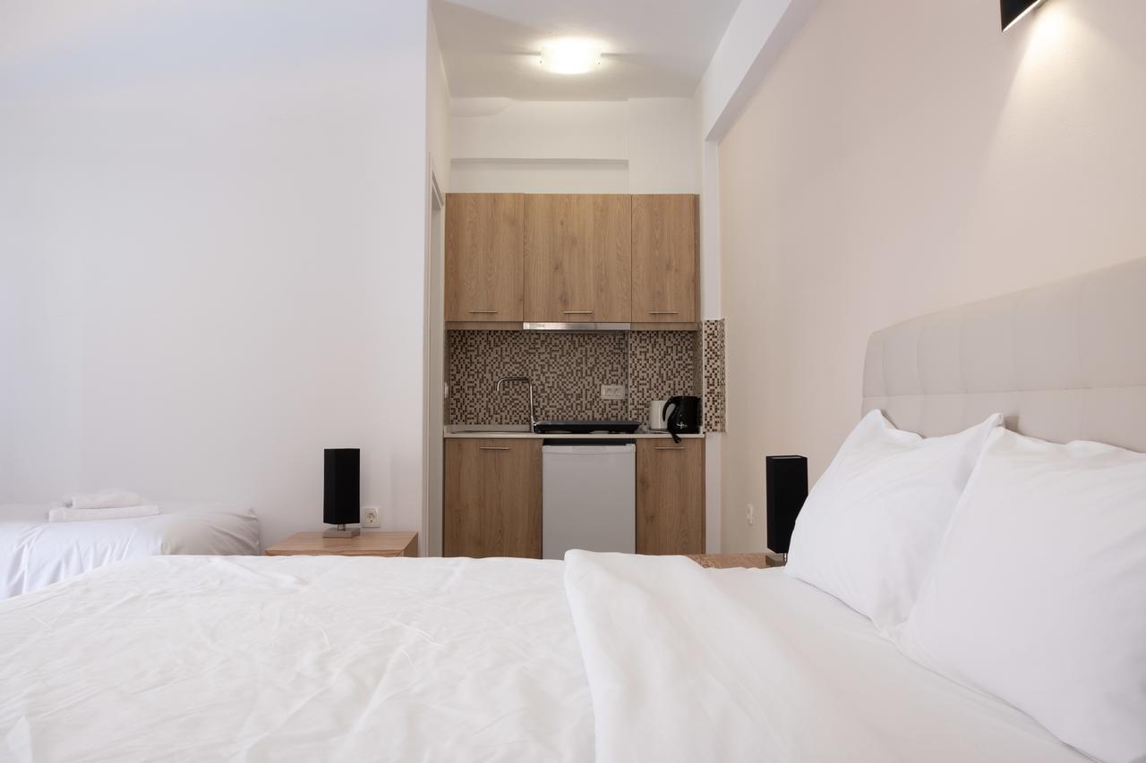 Tristhenia Aparthotel Períssa Eksteriør bilde