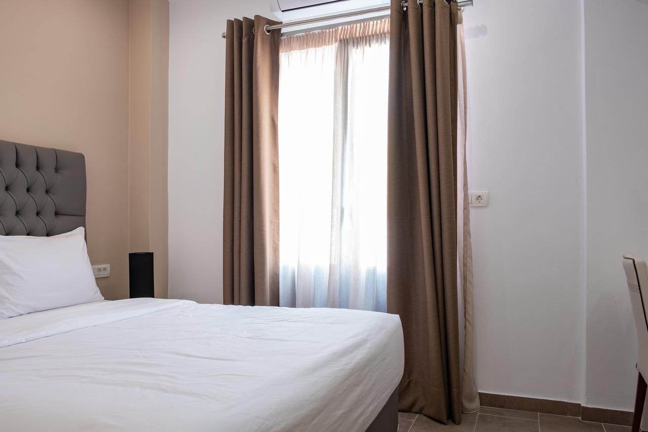 Tristhenia Aparthotel Períssa Eksteriør bilde