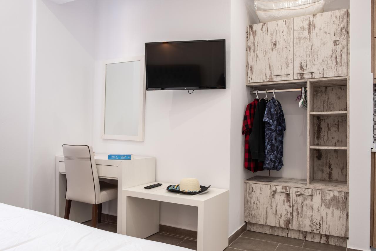 Tristhenia Aparthotel Períssa Eksteriør bilde