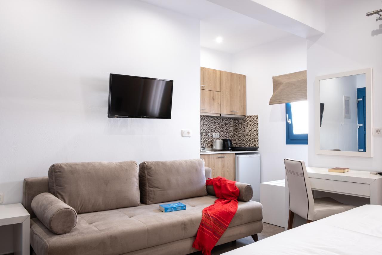 Tristhenia Aparthotel Períssa Eksteriør bilde